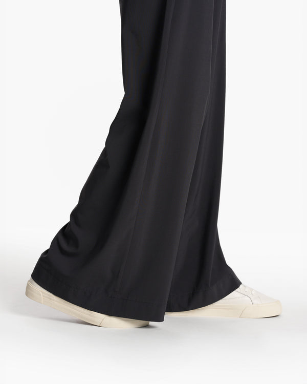 Vuori Women's Villa Wideleg Pant - Black Black