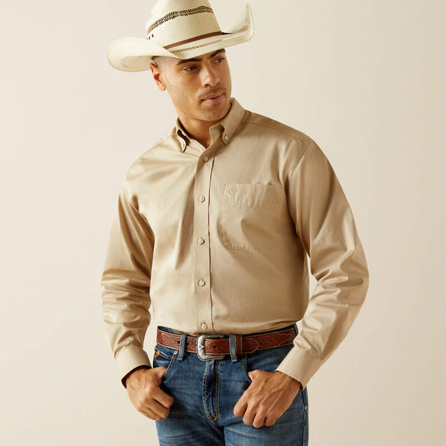 10058558 Mns Lightweight Solid Twill Classic Fit Shirt - Khaki Khaki