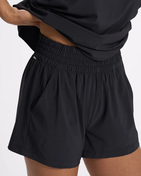 Vuori Women's Villa Short - Black Black