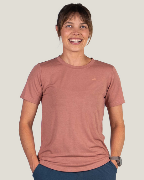 Belong Designs Womens Core Traverse Tek Tee Core dark salmon